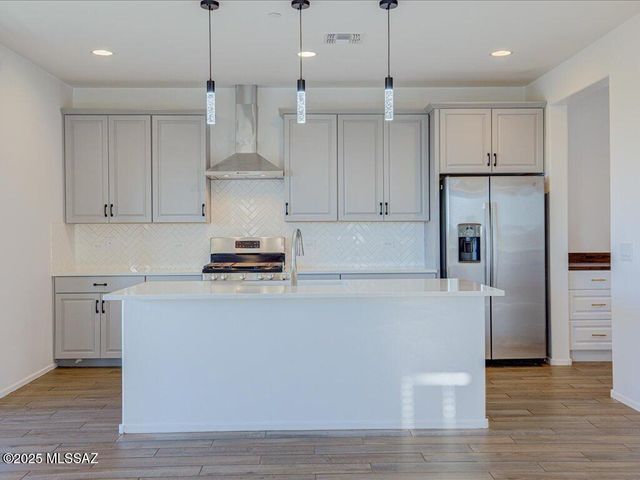 10081 S Moonlit Riverwalk Trail, Vail, AZ 85641