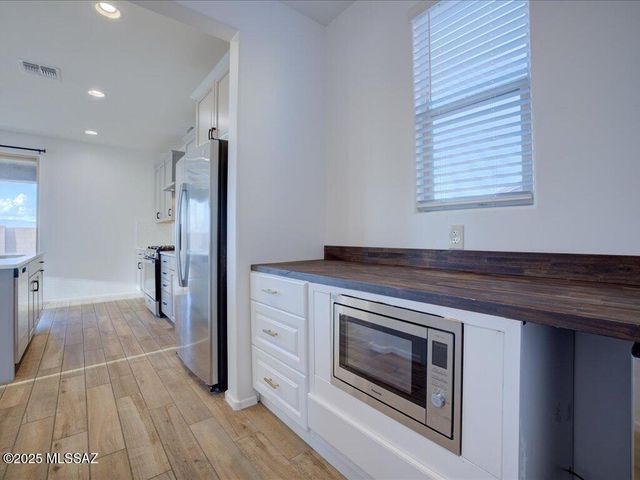 10081 S Moonlit Riverwalk Trail, Vail, AZ 85641