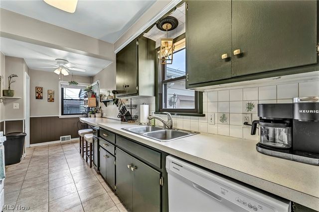 11908 Glamer Avenue, Parma, OH 44130