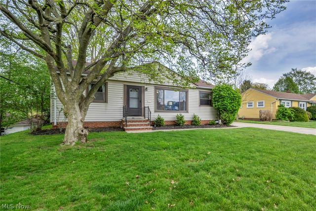 11908 Glamer Avenue, Parma, OH 44130