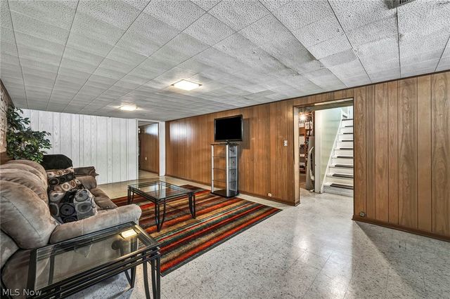 11908 Glamer Avenue, Parma, OH 44130