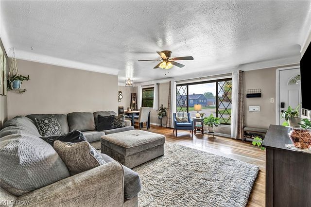 11908 Glamer Avenue, Parma, OH 44130