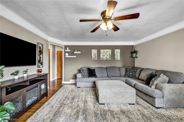 11908 Glamer Avenue, Parma, OH 44130