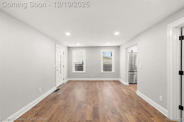 88 E Elmwood, Leonard, MI 48367