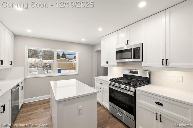 88 E Elmwood, Leonard, MI 48367