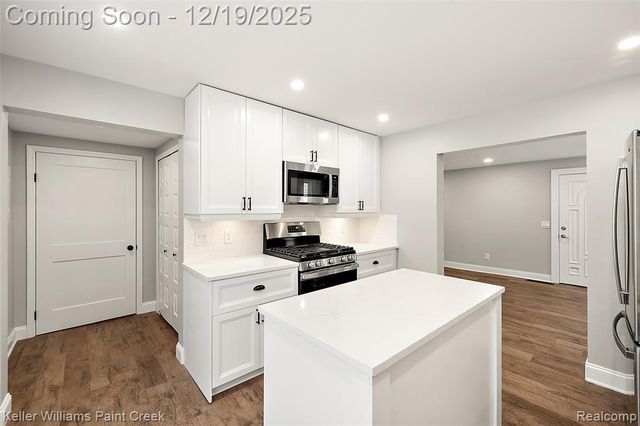 88 E Elmwood, Leonard, MI 48367