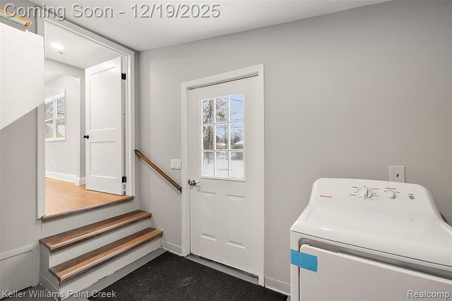 88 E Elmwood, Leonard, MI 48367