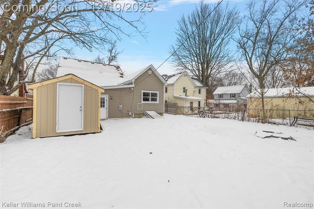88 E Elmwood, Leonard, MI 48367