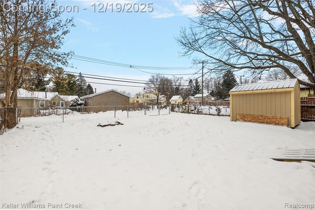 88 E Elmwood, Leonard, MI 48367