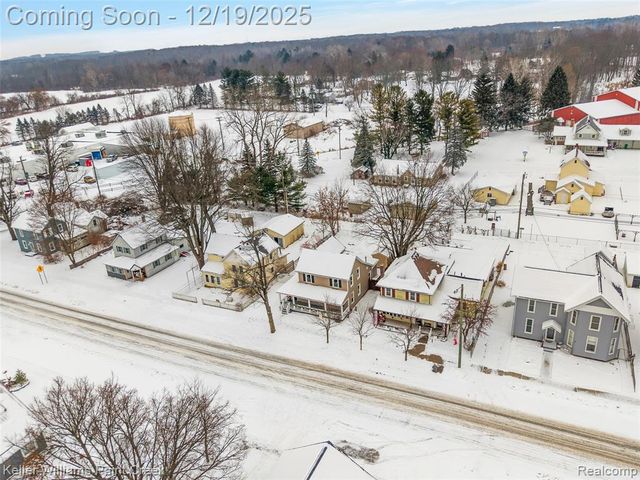 88 E Elmwood, Leonard, MI 48367