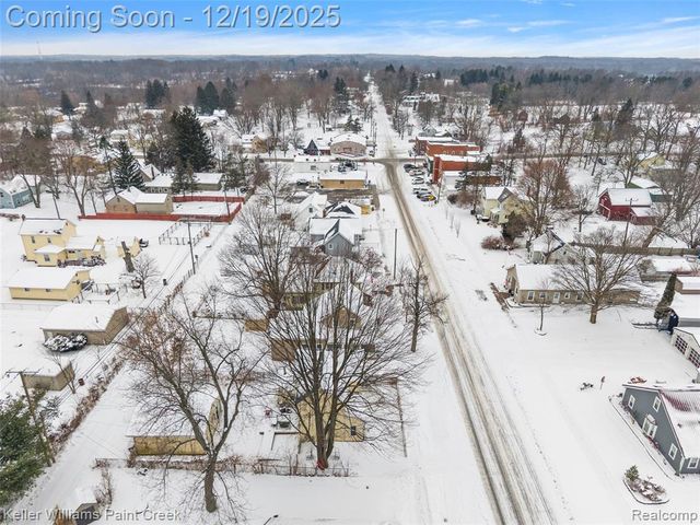 88 E Elmwood, Leonard, MI 48367