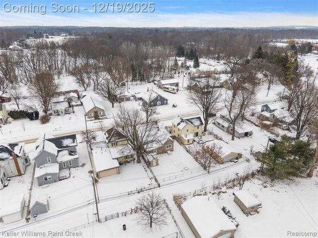 88 E Elmwood, Leonard, MI 48367