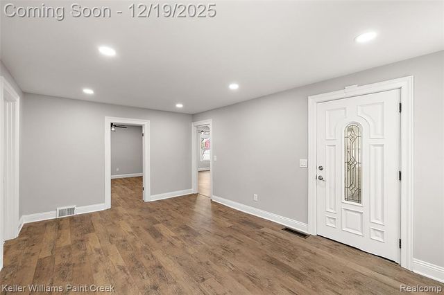 88 E Elmwood, Leonard, MI 48367