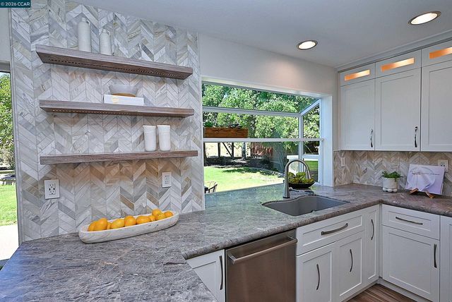 312 Sunset Dr, Danville, CA 94506