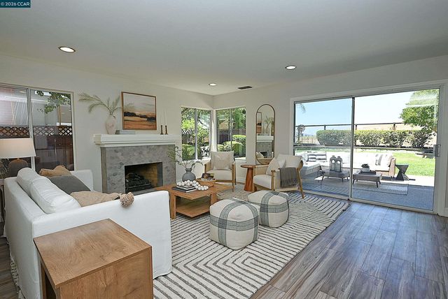 312 Sunset Dr, Danville, CA 94506