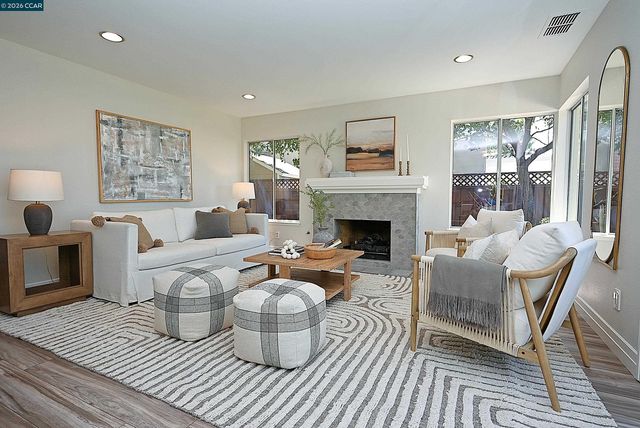 312 Sunset Dr, Danville, CA 94506