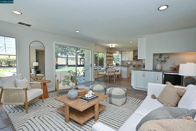 312 Sunset Dr, Danville, CA 94506