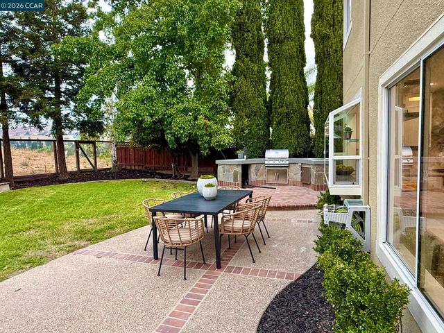312 Sunset Dr, Danville, CA 94506