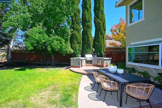 312 Sunset Dr, Danville, CA 94506