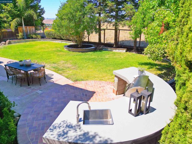 312 Sunset Dr, Danville, CA 94506