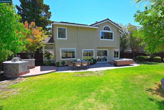 312 Sunset Dr, Danville, CA 94506