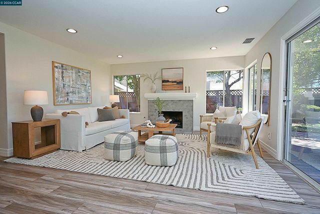 312 Sunset Dr, Danville, CA 94506