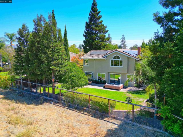 312 Sunset Dr, Danville, CA 94506