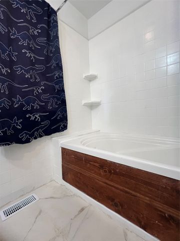 730 Guthrie Avenue, Des Moines, IA 50316