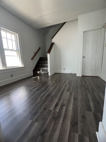 730 Guthrie Avenue, Des Moines, IA 50316