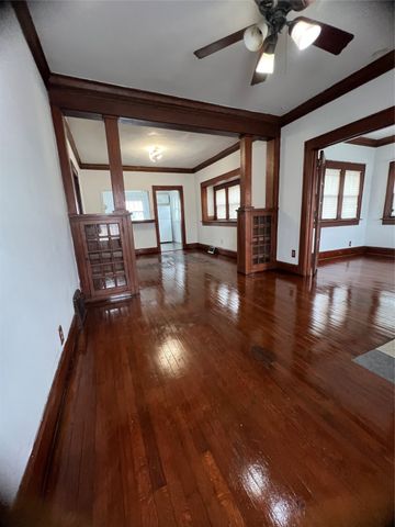 730 Guthrie Avenue, Des Moines, IA 50316