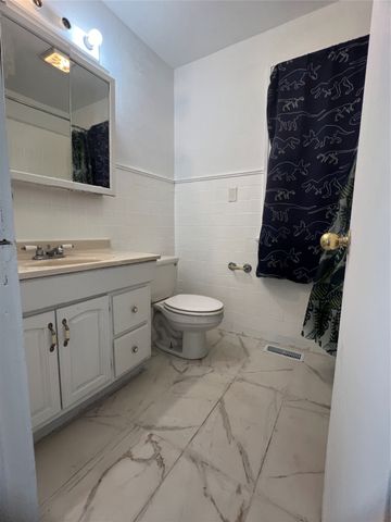 730 Guthrie Avenue, Des Moines, IA 50316