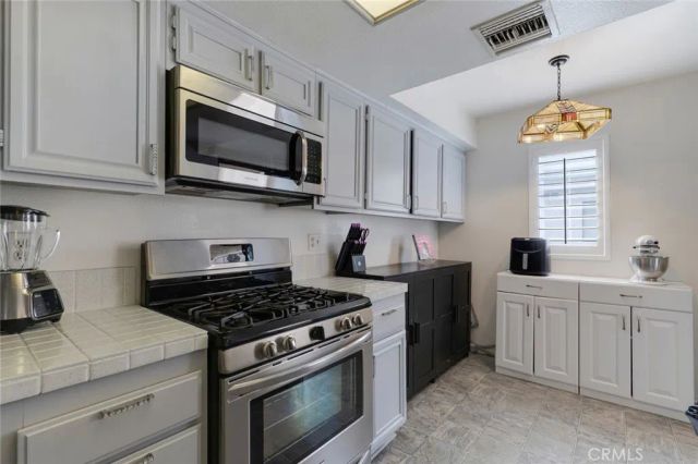 10231 Independence, Chatsworth, CA 91311