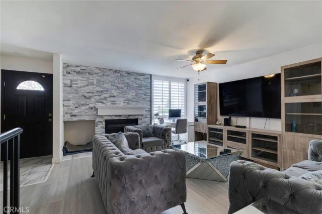 10231 Independence, Chatsworth, CA 91311