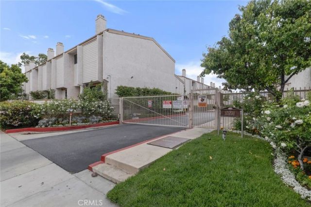 10231 Independence, Chatsworth, CA 91311