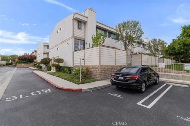 10231 Independence, Chatsworth, CA 91311