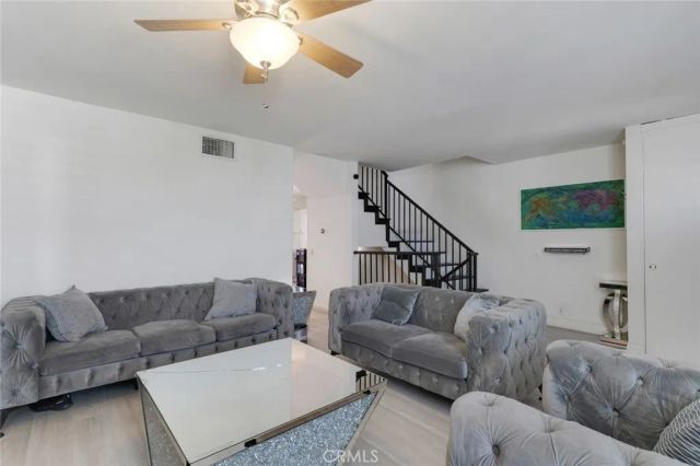 10231 Independence, Chatsworth, CA 91311