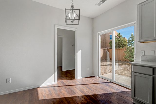 84 Sunset Canyon Lane, Santa Fe, NM 87508
