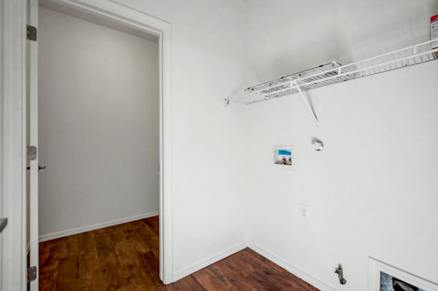 84 Sunset Canyon Lane, Santa Fe, NM 87508