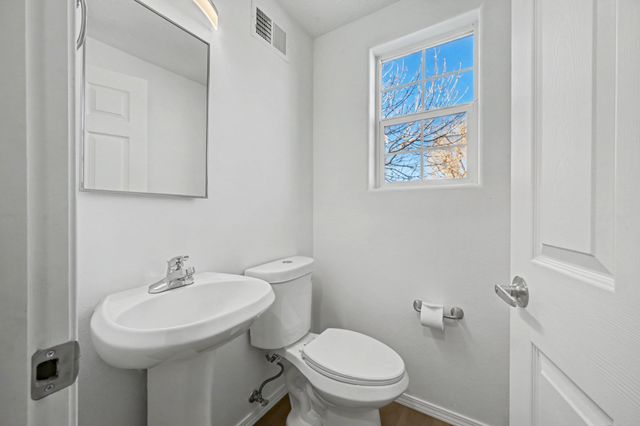 84 Sunset Canyon Lane, Santa Fe, NM 87508