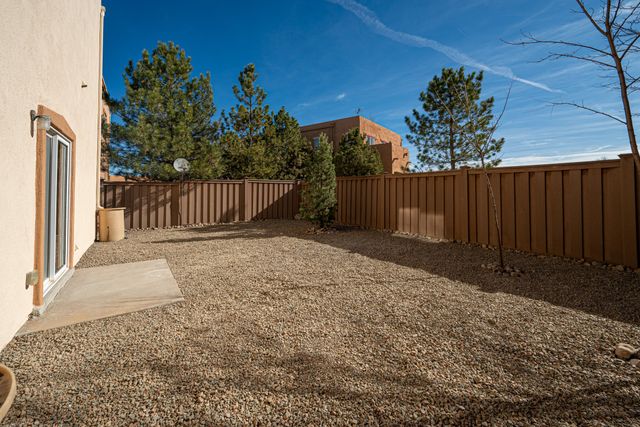 84 Sunset Canyon Lane, Santa Fe, NM 87508