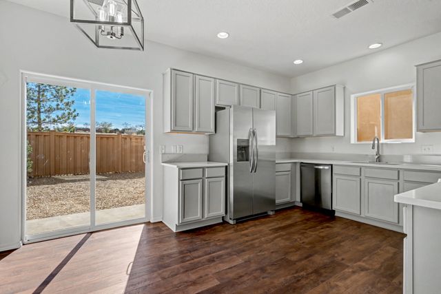 84 Sunset Canyon Lane, Santa Fe, NM 87508