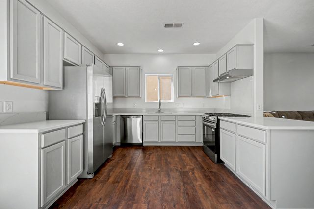 84 Sunset Canyon Lane, Santa Fe, NM 87508