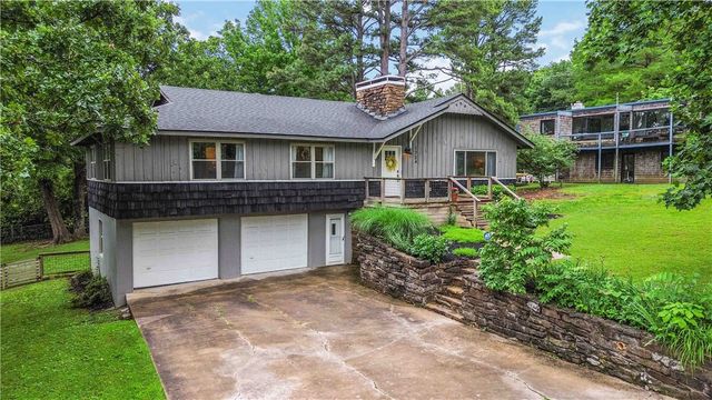 1724 N Greenvalley Avenue, Fayetteville, AR 72703