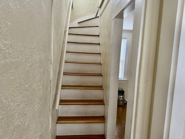 281 E Merrimack St 1, Lowell, MA 01852