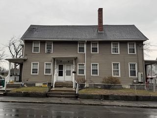 281 E Merrimack St 1, Lowell, MA 01852