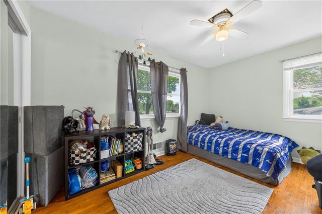 110 N ridge Avenue, Liberty, MO 64068