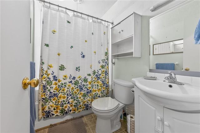 110 N ridge Avenue, Liberty, MO 64068