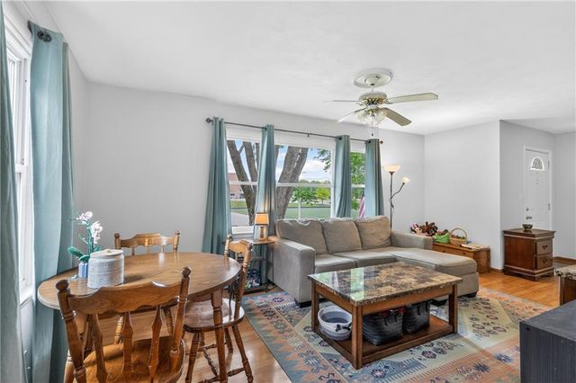 110 N ridge Avenue, Liberty, MO 64068