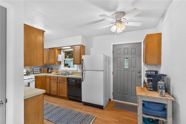 110 N ridge Avenue, Liberty, MO 64068