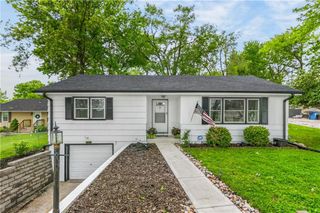 110 N ridge Avenue, Liberty, MO 64068